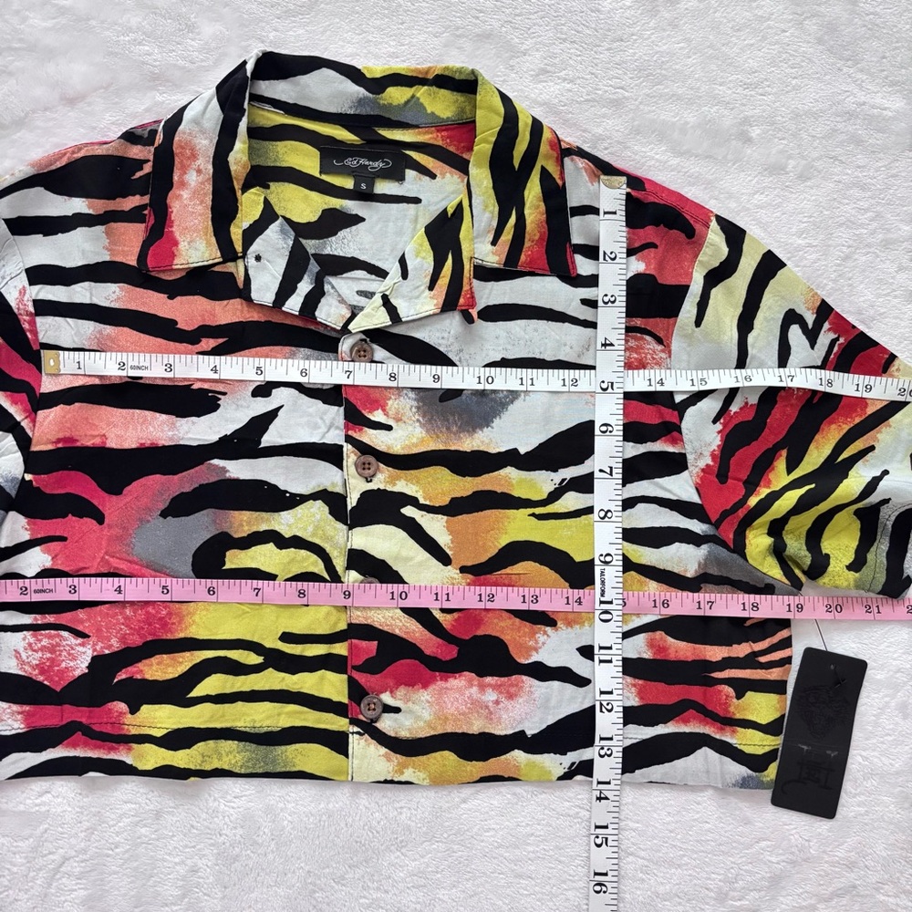 ED HARDY Tiger Print Short Sleeve Cropped Button Up Blouse--NWT--S - Picture 11 of 11